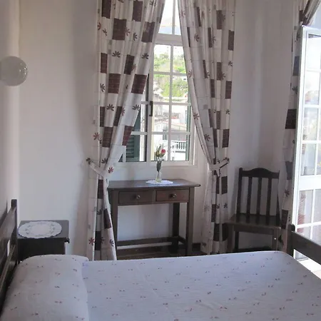 Por Do Sol 3* Funchal (Madeira)