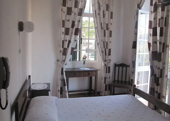 Por Do Sol 3* Funchal (Madeira)