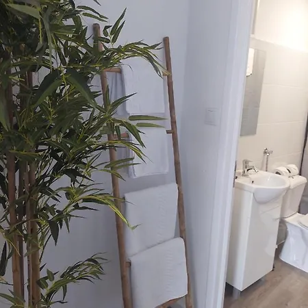 Hospedaria Por Do Sol 3*