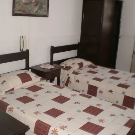 Hospedaria Por Do Sol بيت ضيافة 3*