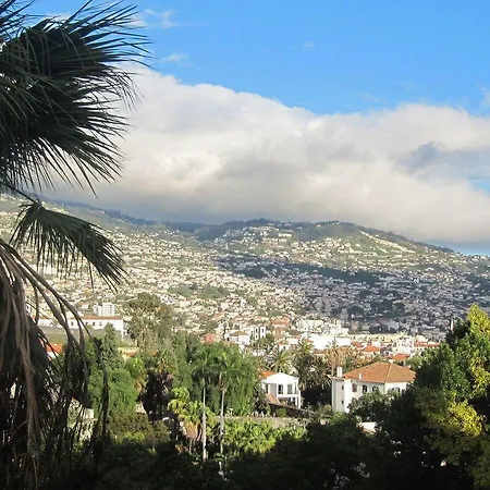 Hospedaria Por Do Sol 3*